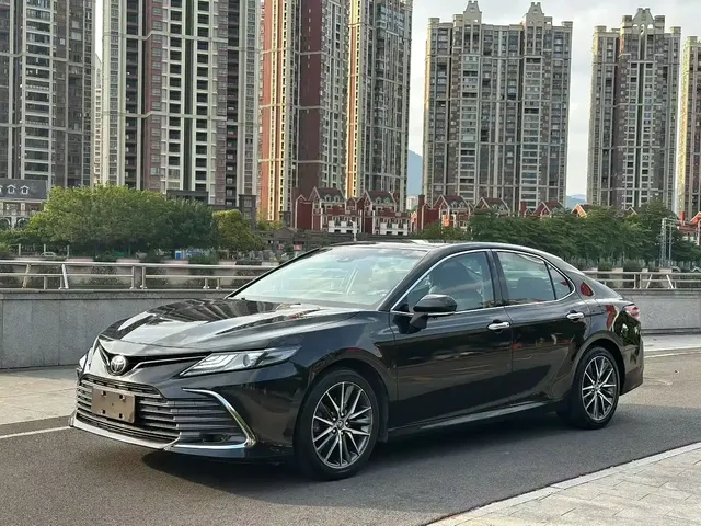 Toyota Camry 2021 2.5G Luxury Edition
