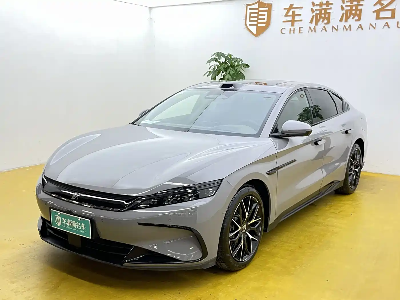 BYD Han 2025 DM-i Smart Driving Edition 125KM Honor