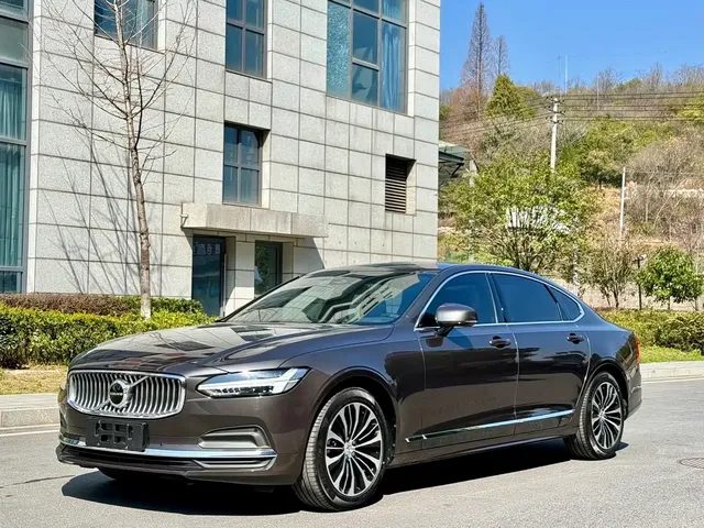 Volvo S90 2025 B5 Zhiyi Luxury Edition
