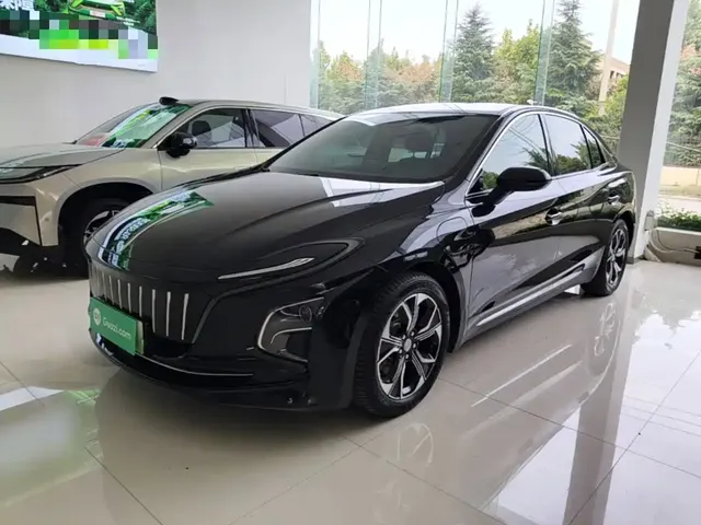 Hongqi E-QM5 2024 Model 450km Travel Edition