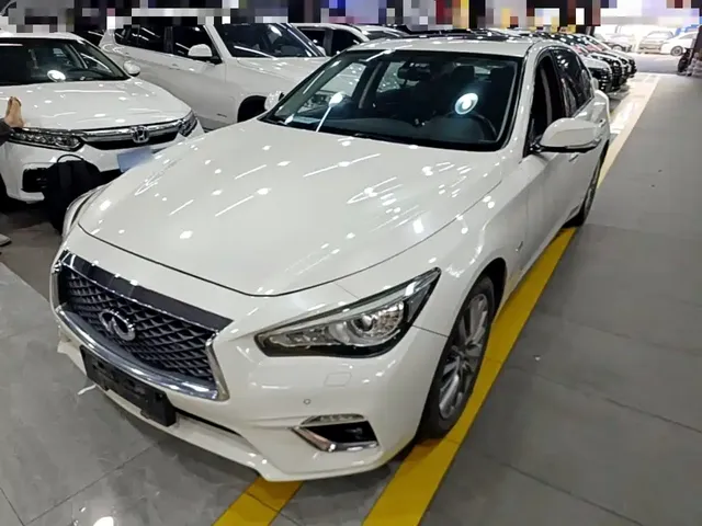 Infiniti Q50L 2018 2.0T Premium Edition China V