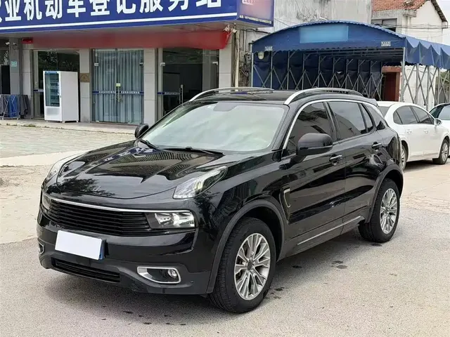 Lynk & Co 01 2017 2.0T 2WD