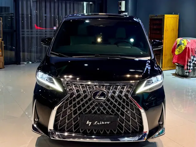 Lexus LM 2020 300h 4-Seat Imperial Edition