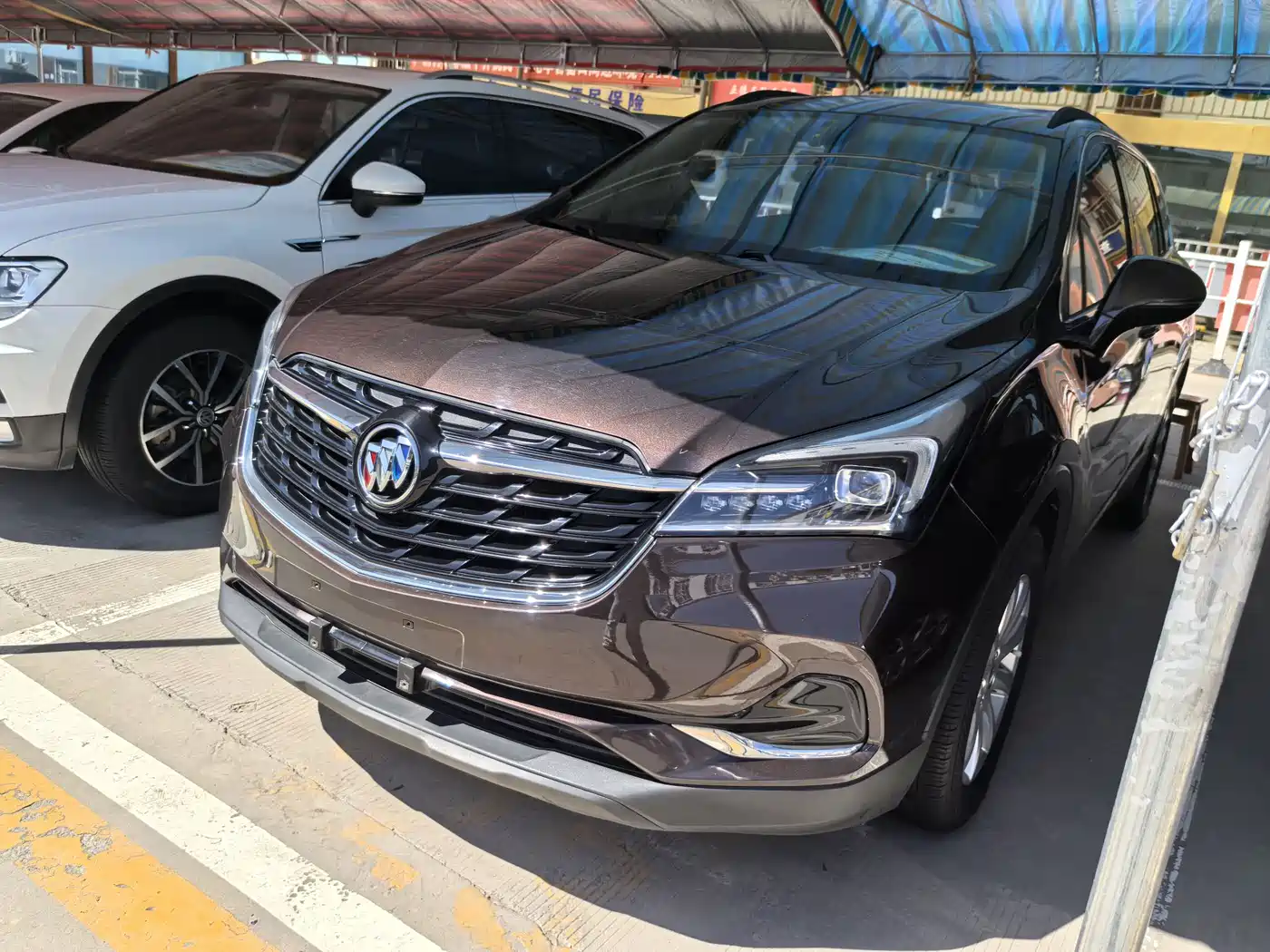 Buick Envision Plus 2020 20T FWD Leading