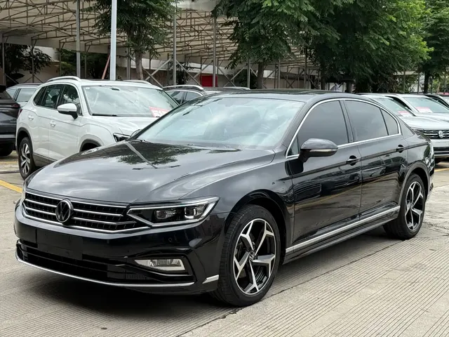 Volkswagen Magotan 2023 2 Million Units Anniversary Edition 330TSI DSG Leading Type