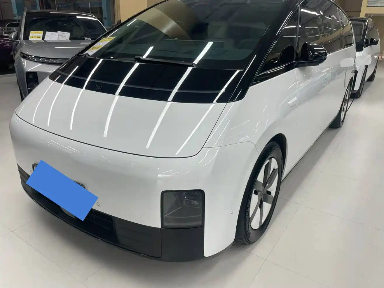 Li Auto MEGA 2024 Ultra