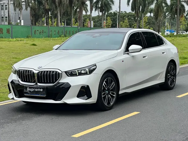 BMW 5 Series 2025 530Li Leading M Sport Package