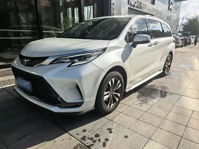 Toyota Granvia 2023 2.5L Hybrid Luxury Edition