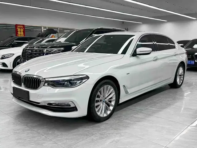 BMW 5 Series 2018 525Li Luxury Package