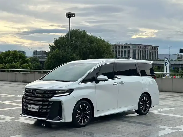 Toyota Vellfire 2024 Crown Hybrid 2.5L Executive Premium Edition