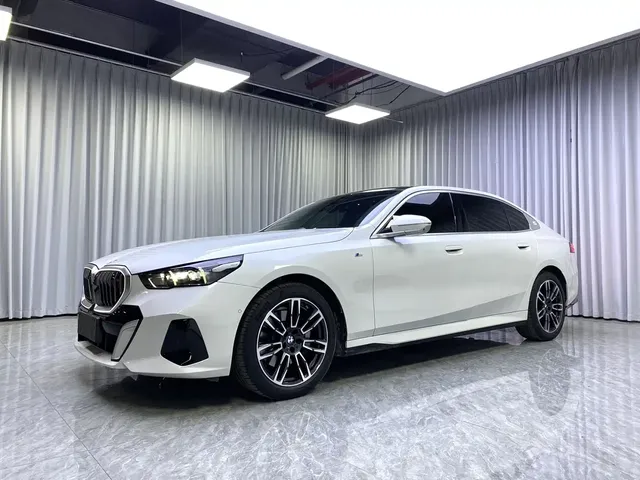 BMW 5 Series 2025 530Li Leading M Sport Package