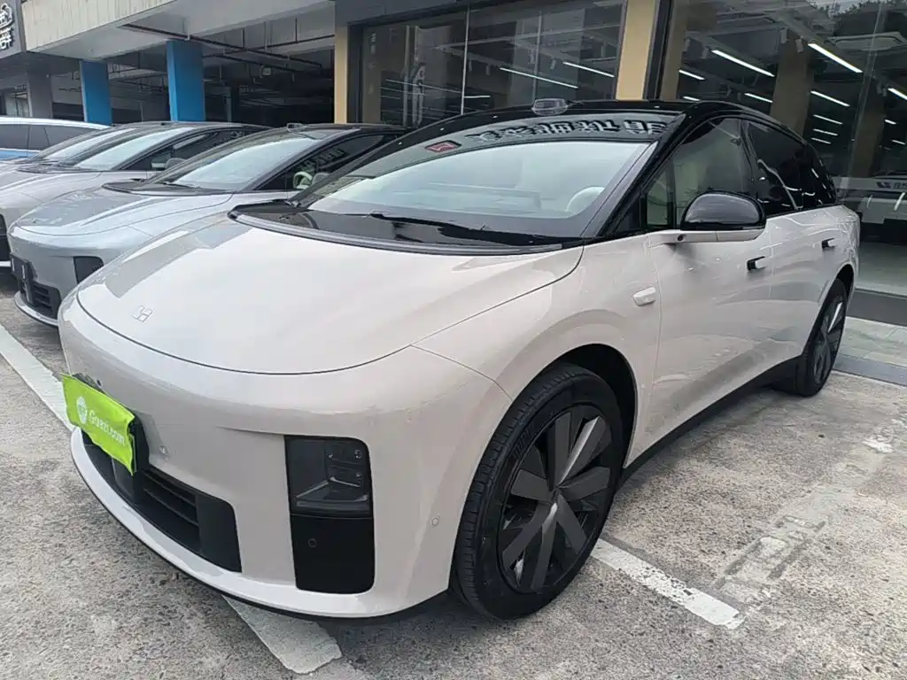 Li Auto i6 2025 2WD Base Model
