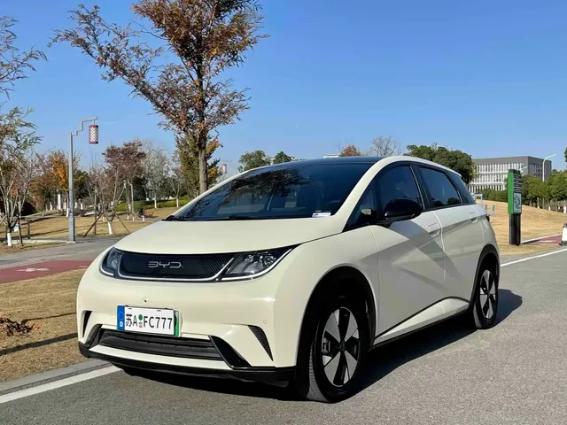 BYD Dolphin 2023 420km Fashion Edition