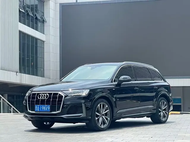 Audi Q7 2023 55 TFSI quattro S line Sport
