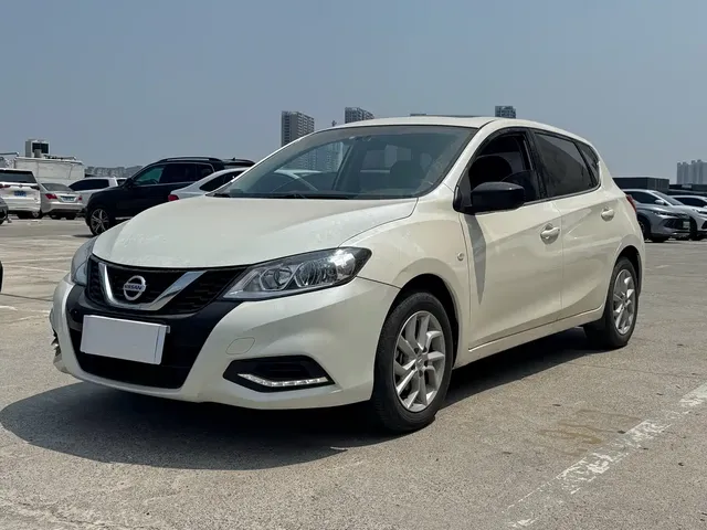Nissan Tiida 2021 1.6L CVT Cool Edition
