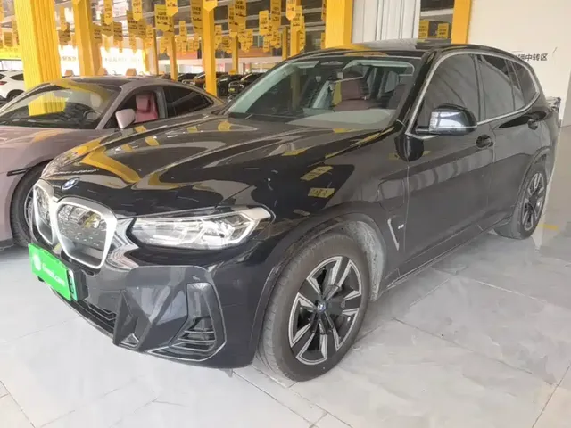 BMW iX3 2024 Leading Edition