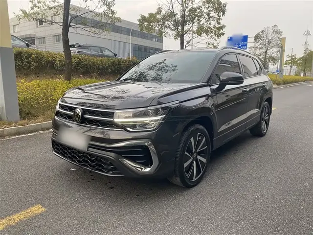 Volkswagen Tharu 2023 300TSI 2WD Bright Moon Edition
