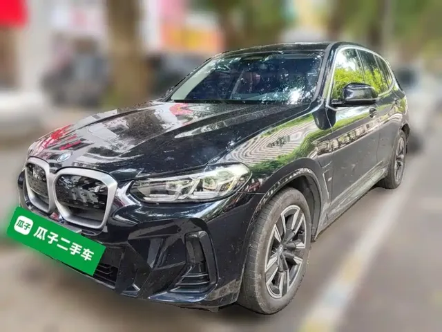 BMW iX3 2024 Leading Edition