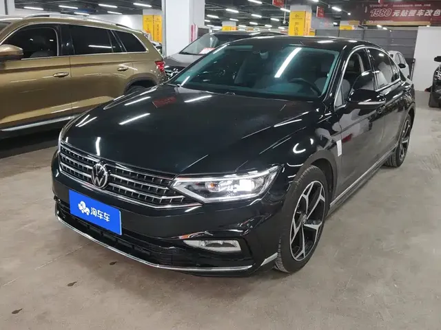 Volkswagen Magotan 2023 2 Million Units Anniversary Edition 330TSI DSG Leading Type