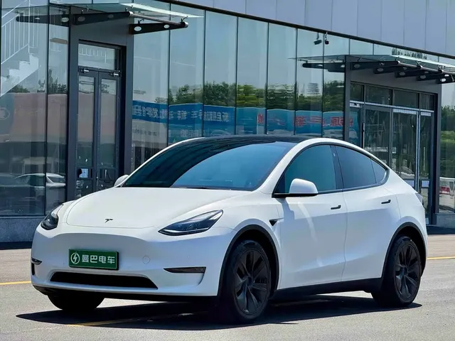Tesla Model Y 2023 Long Range All-Wheel Drive Edition