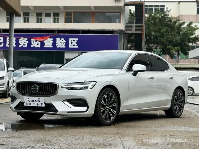 Volvo S60 2025 B4 Smart Elite Luxury Edition