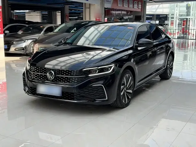 Volkswagen Passat 2022 330TSI Starlight Luxury Edition