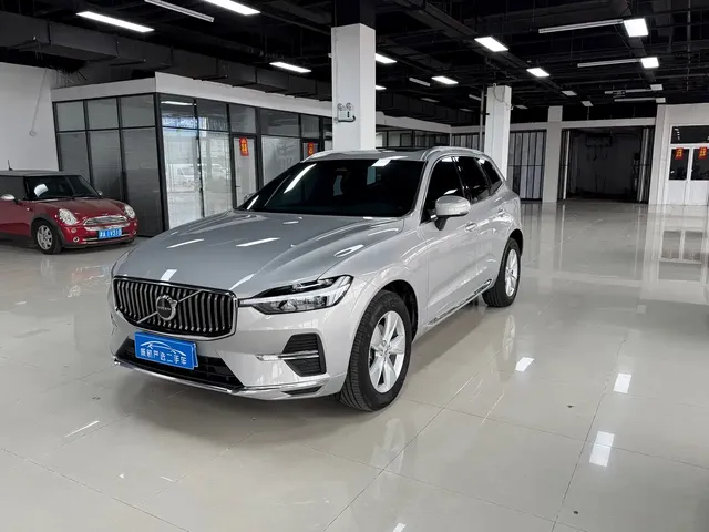 Volvo XC60 2022 B5 AWD R-Design