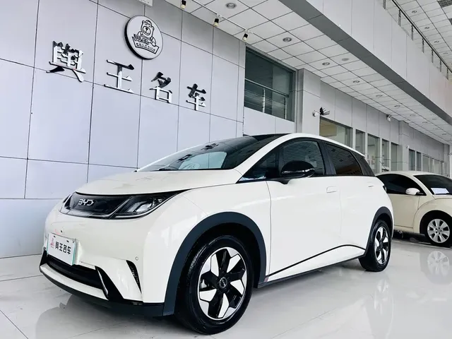 BYD Dolphin 2024 Glory Edition 420km Fashion Edition