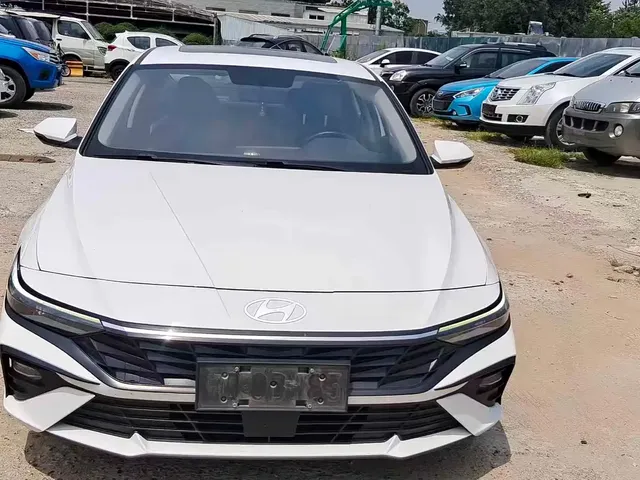 Hyundai Elantra 2023 1.5L CVT GLX Elite Edition