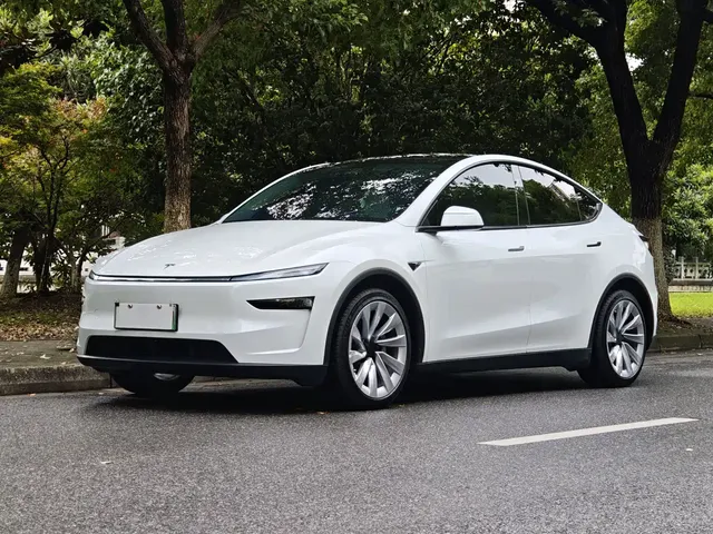 Tesla Model Y 2025 Facelift Long Range All-Wheel Drive
