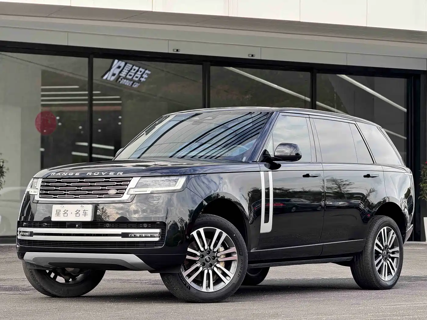 Land Rover Range Rover 2023 3.0 L6 400PS Genesis Extended Version