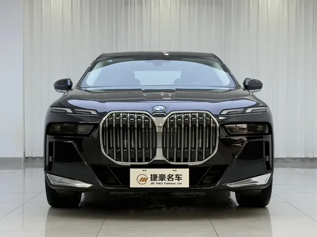 BMW 7 Series 2023 Model 735Li M Sport Package