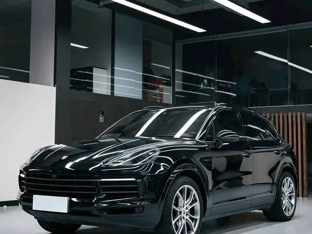 Porsche Cayenne New Energy 2023 Cayenne E-Hybrid 2.0T Platinum Edition