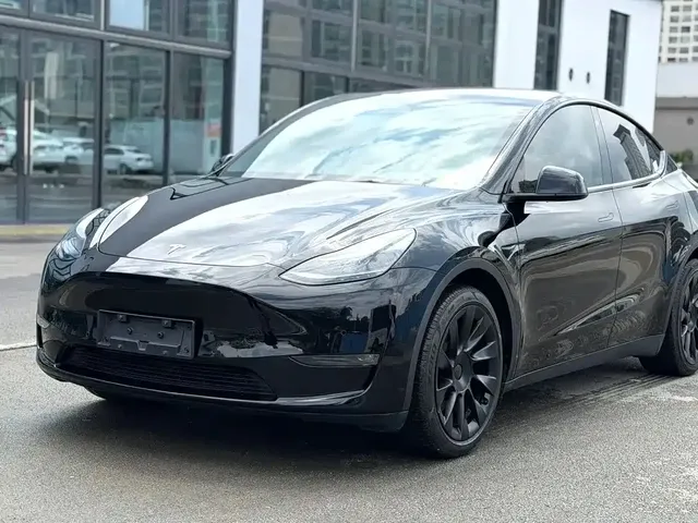 Tesla Model Y 2023 Long Range All-Wheel Drive Edition