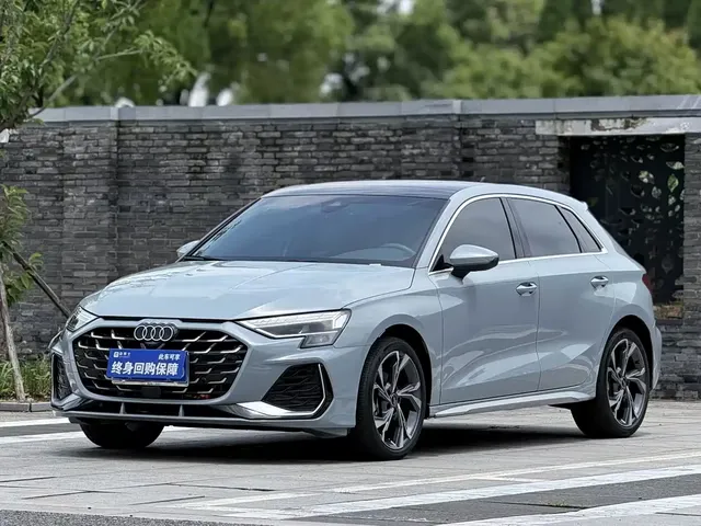 Audi A3 2025 Sportback 35TFSI Flying Premium