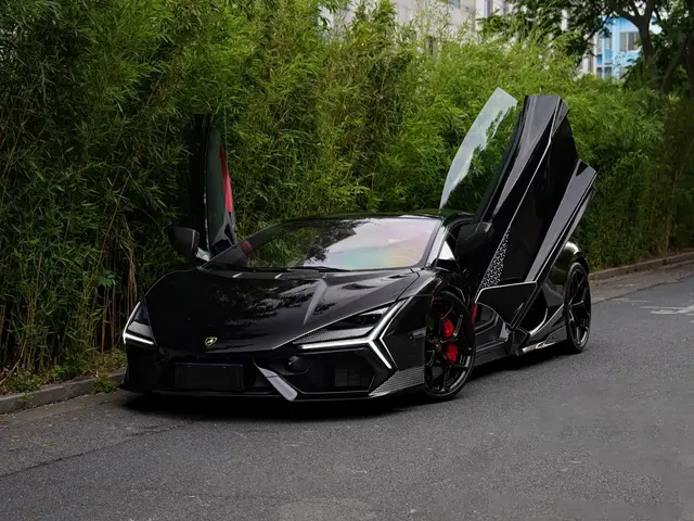 Lamborghini Revuelto 2023 6.5L PHEV Standard
