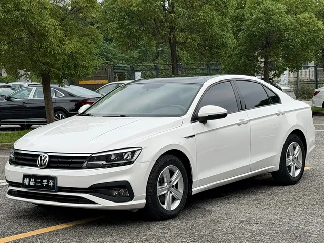 Volkswagen Lamando 2021 230TSI DSG Fashion Edition