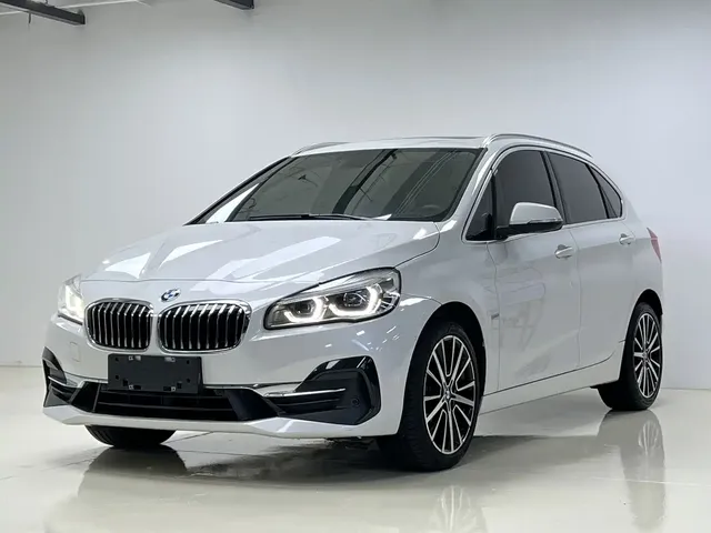 BMW 2 Series Touring 2018 Model 220i Luxury Package