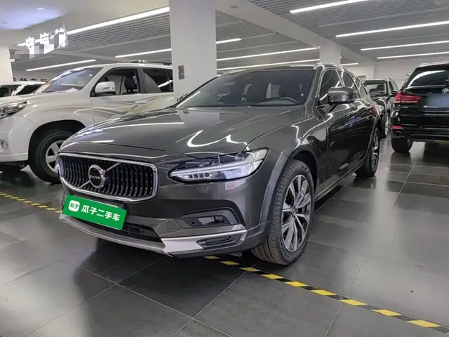 Volvo V90 2021 Model Cross Country B5 AWD Smart Edition