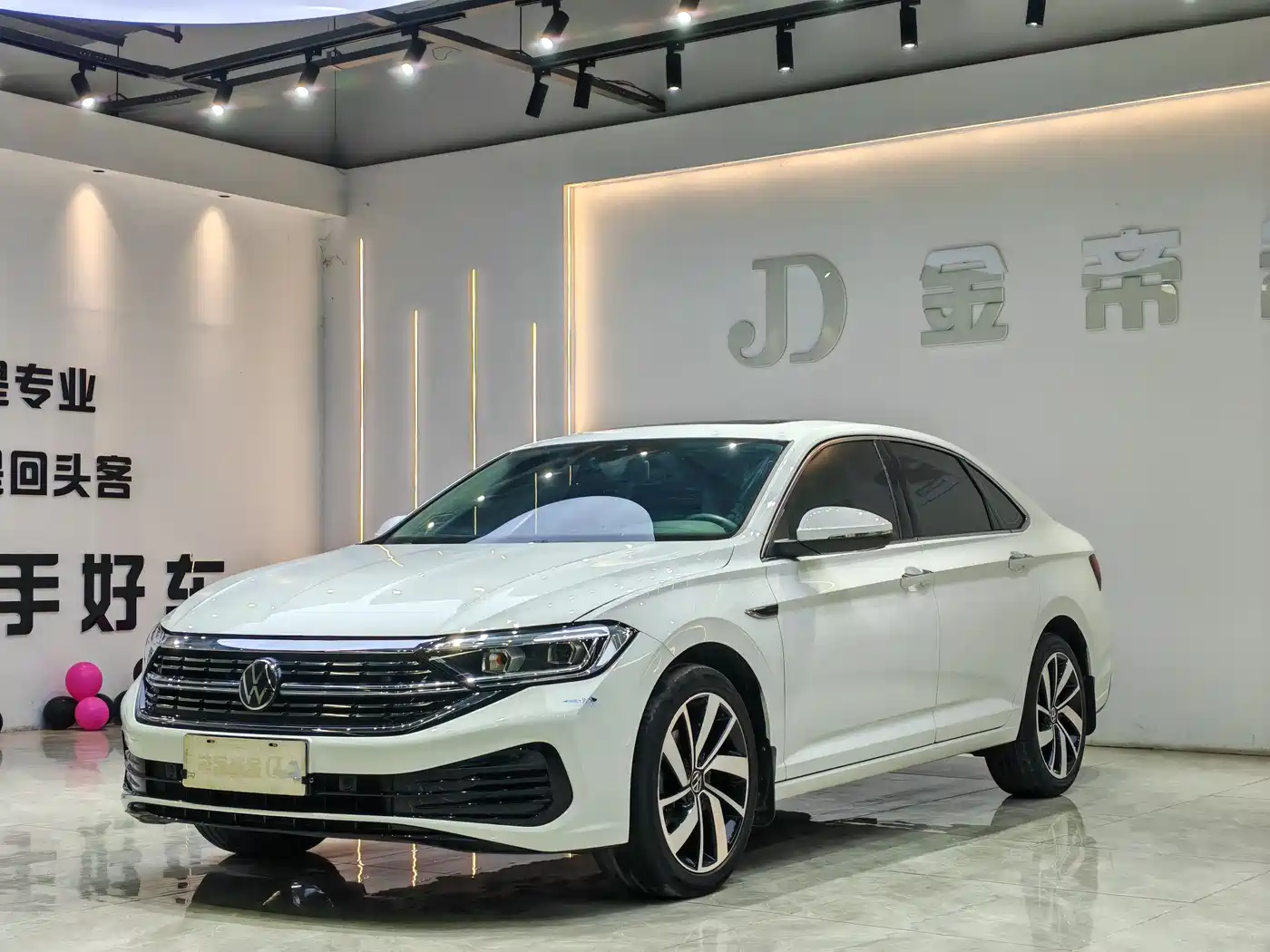 Volkswagen Sagitar 2023 300TSI DSG Surpassing Edition