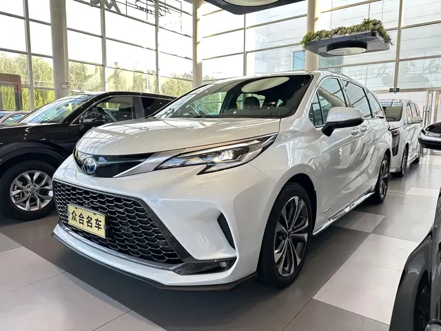 Toyota Granvia 2022 Model Year 2.5L Hybrid Flagship Edition