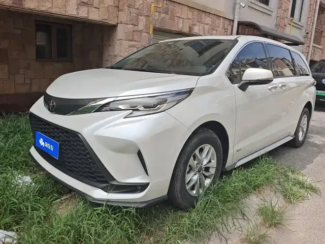 Toyota Granvia 2024 2.5L Hybrid Comfort