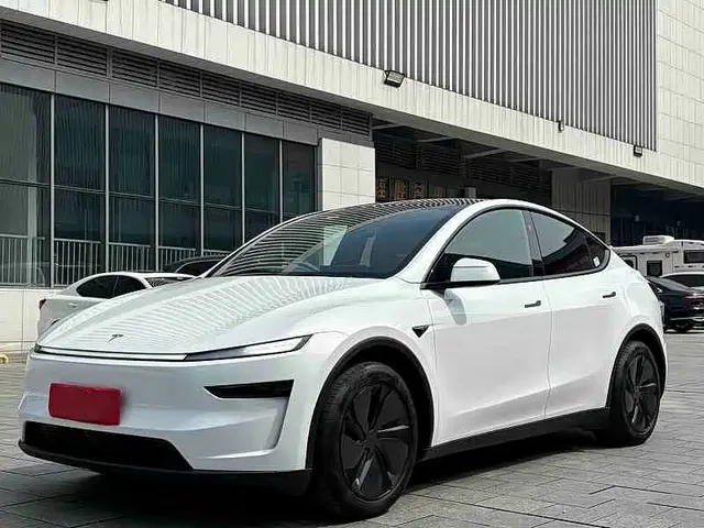 Tesla Model Y 2026 Rear-Wheel Drive