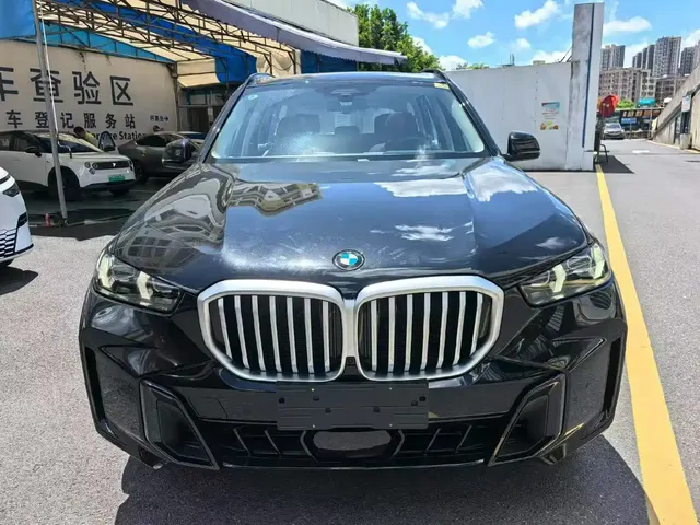 BMW X5 2026 Facelift xDrive 30Li Exclusive M Sport Shadowline Package