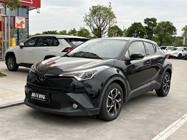 Toyota C-HR 2020 Model 2.0L Leading