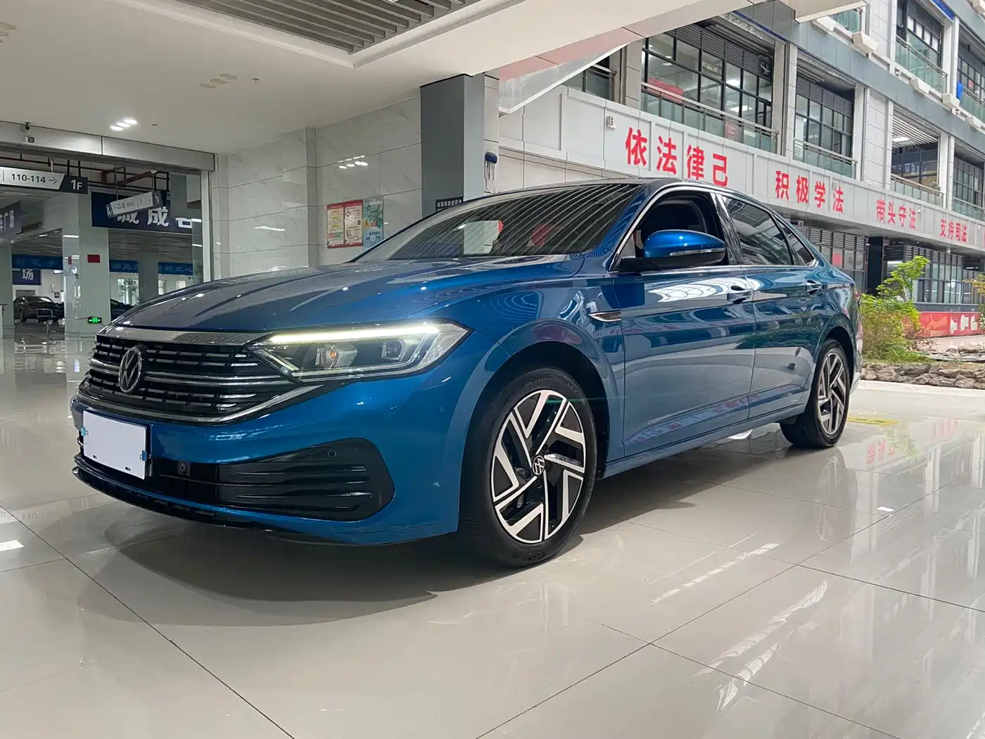 Volkswagen Sagitar 2023 300TSI DSG Surpassing Edition