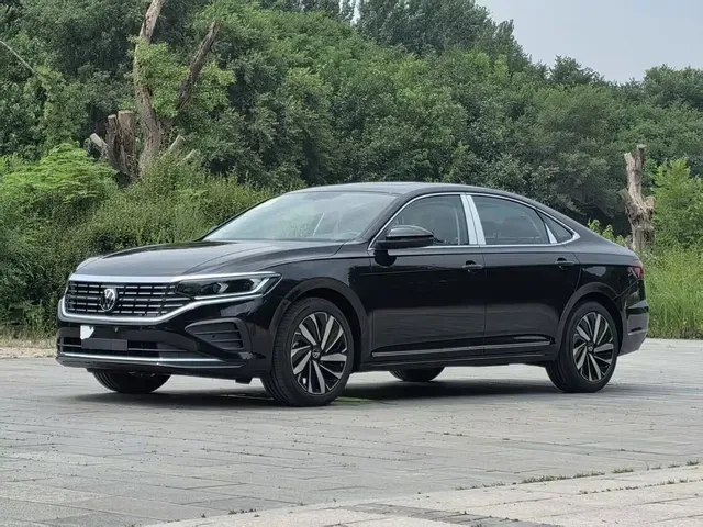 Volkswagen Passat 2025 Outstanding 330TSI Elite Edition