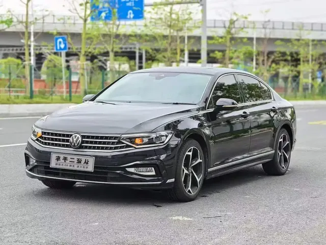 Volkswagen Magotan 2023 Model 2 Million Commemorative Edition 330TSI DSG Luxury