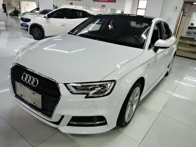 Audi A3 2018 30th Anniversary Limousine 35 TFSI Fashion