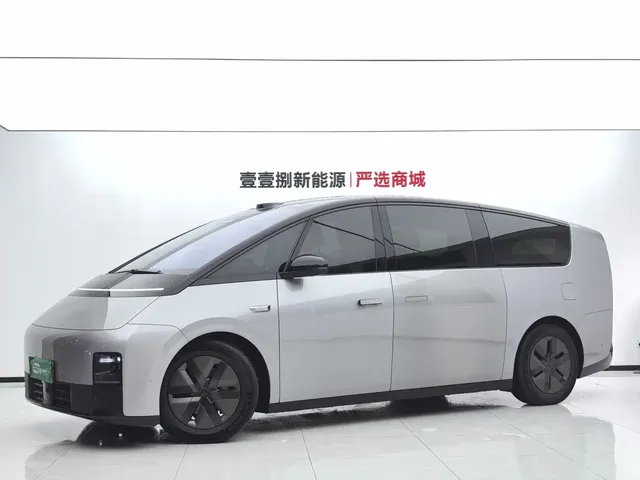 Li Auto MEGA 2025 Model Home Family Special Edition